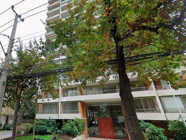 Amoblado Metro El Golf, amplio, muy luminoso  (128285)