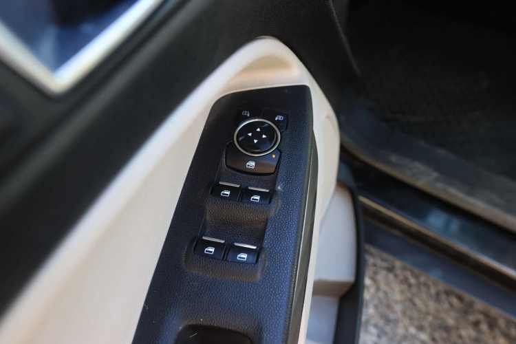 SUV FORD ECOSPORT 2019 TITANIUM FULL AC AUTOMATICO 2.0 SUNROOF