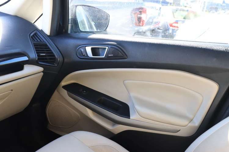 SUV FORD ECOSPORT 2019 TITANIUM FULL AC AUTOMATICO 2.0 SUNROOF