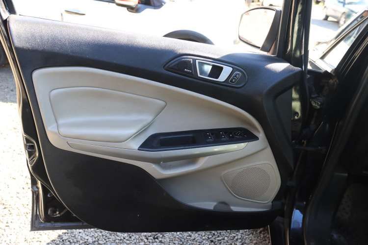 SUV FORD ECOSPORT 2019 TITANIUM FULL AC AUTOMATICO 2.0 SUNROOF