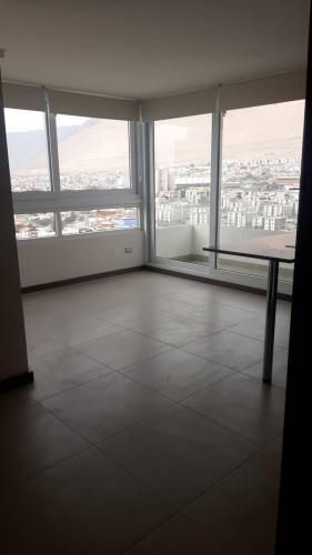 DEPARTAMENTO EDIFICIO PARADISE/ A METROS DE PLAYA BRAVA.