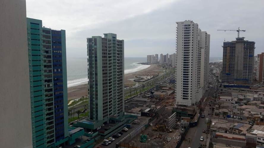 DEPARTAMENTO EDIFICIO PARADISE/ A METROS DE PLAYA BRAVA.