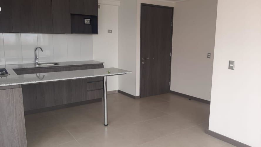 DEPARTAMENTO EDIFICIO PARADISE/ A METROS DE PLAYA BRAVA.