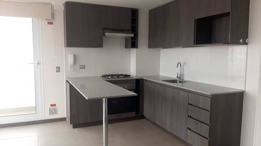 DEPARTAMENTO EDIFICIO PARADISE/ A METROS DE PLAYA BRAVA.