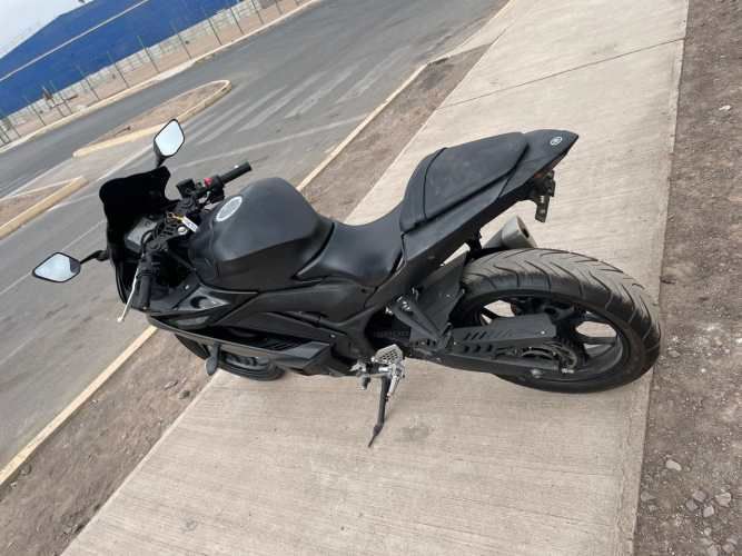 YAMAHA R25