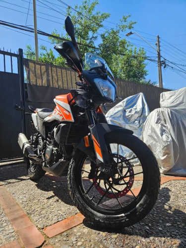  KTM Adventure 250 – Año  km – Única dueña