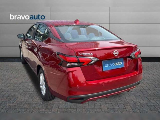 NISSAN VERSA 2025