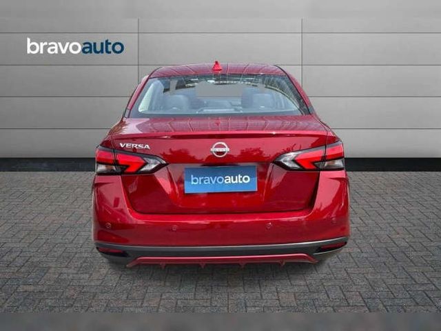 NISSAN VERSA 2025