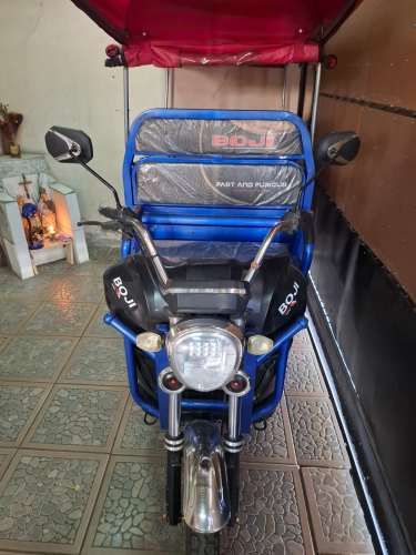 MOTO BOJI, ELECTRICA SEMI NUEVA POCO USO
