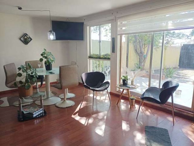  Gran Oportunidad en Villa Alemana – Propiedad Esquinera con Dos Roles y Potencial Comercial 