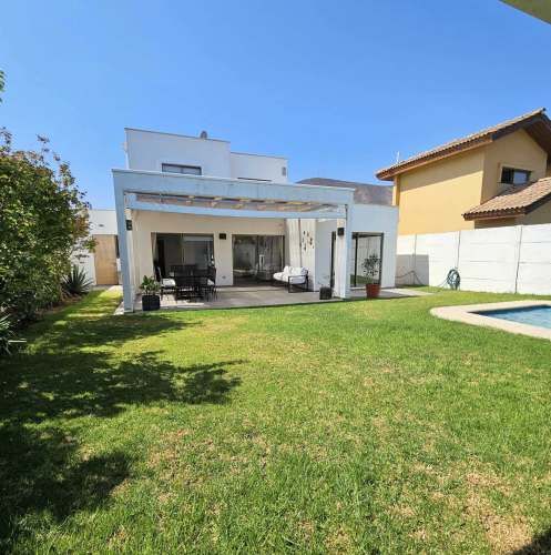 Arriendo Amplia Casa Cerro Grande  (127992)
