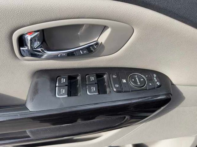 KIA GRAND CARNIVAL LIMITEDPUERTAS ELECTRICAS CAMARA 8 PASAJEROS