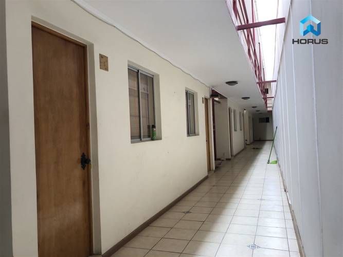 LOCAL COMERCIAL Hostal con local comercial.