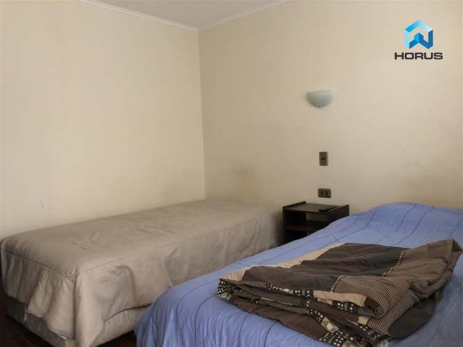 LOCAL COMERCIAL Hostal con local comercial.