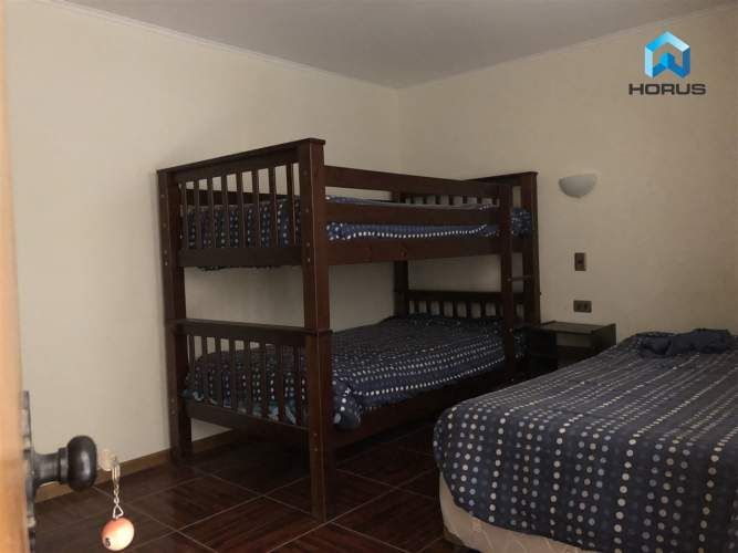 LOCAL COMERCIAL Hostal con local comercial.