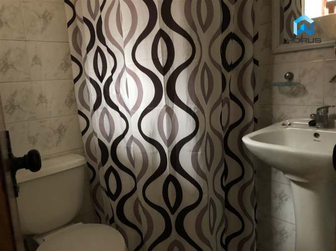 LOCAL COMERCIAL Hostal con local comercial.