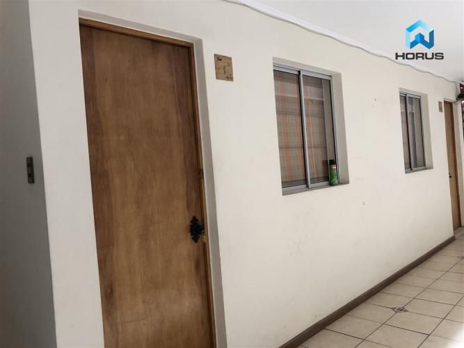 LOCAL COMERCIAL Hostal con local comercial.