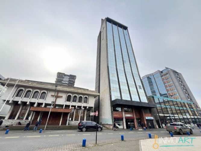 OFICINA Edificio Campanario