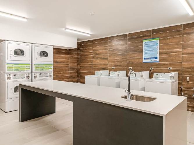 Av. María Rozas Velá [2744-1]