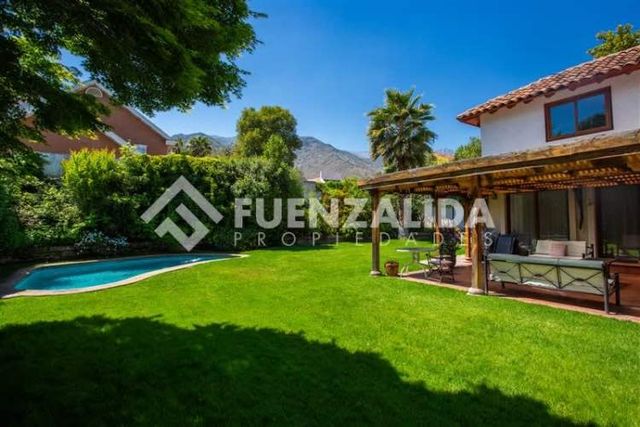 CASA Camino Otoñal / Carlos Peña Otaegui