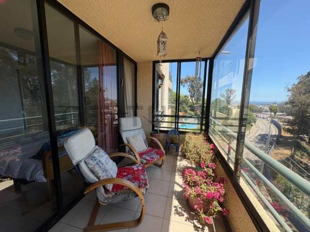 Venta céntrico departamento en Los Sargazos