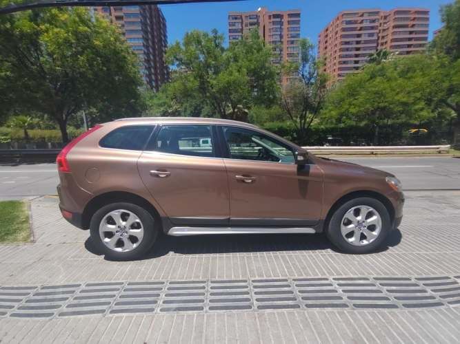 VOLVO XC60 PLUS 2.0T 2011