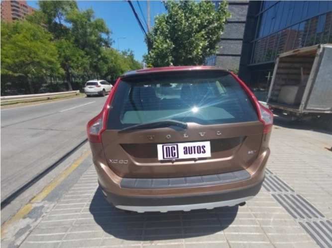 VOLVO XC60 PLUS 2.0T 2011