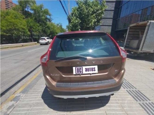 VOLVO XC60 PLUS 2.0T 2011