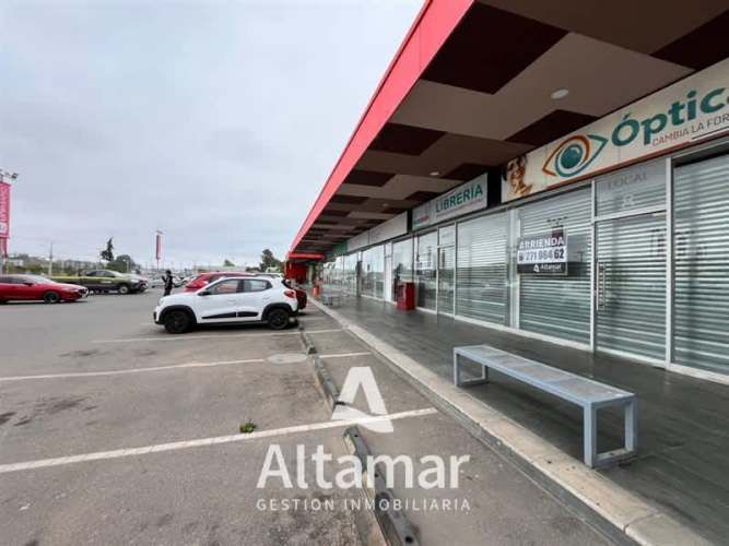 LOCAL COMERCIAL Supermercado Unimarc