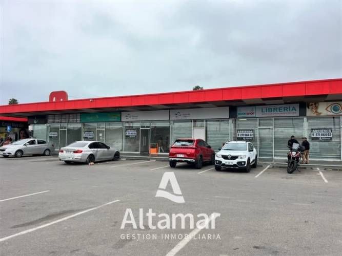 LOCAL COMERCIAL Supermercado Unimarc