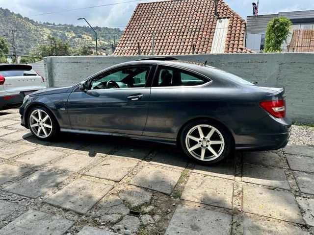 MERCEDES-BENZ C250 COUPé BLUEEFFCIENCY  2012