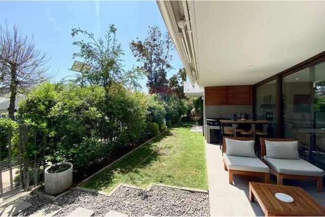 Depto con jardin, 231 mt cuadrado, vitacura.