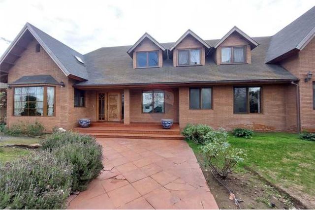 Amplia y entretenida casa 5 dormitorios