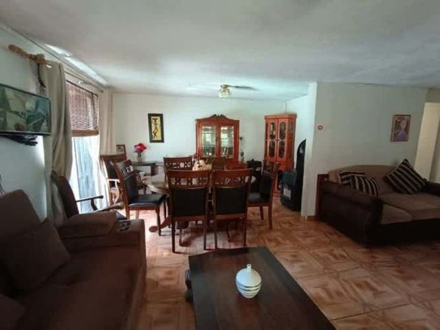 CASA PJE. TÚNEZ & EL HUERTO