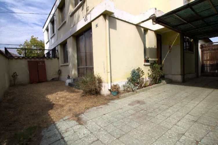 CASA Frente al terminal buses Ahumada