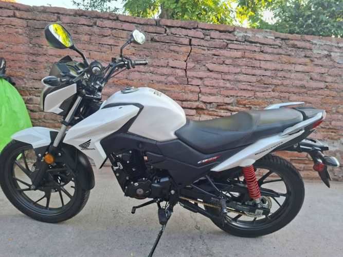 Moto CB 125F Twister