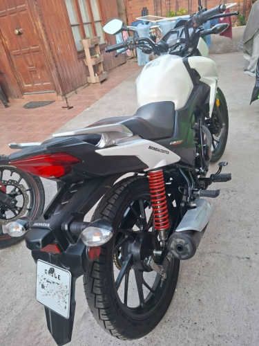 Moto CB 125F Twister