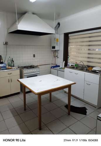 Se arrienda gran casa central