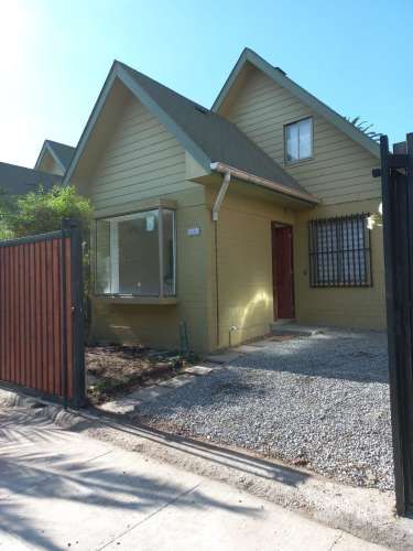 Casa en venta c/ estacionamiento en Villaseca