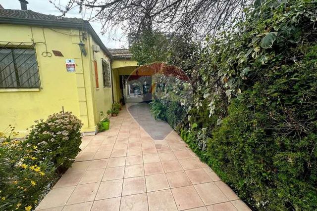 Acogedora casa buen terreno.