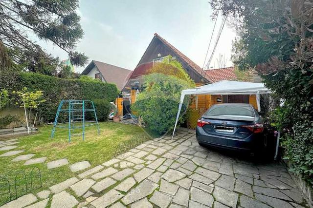 Amplia y acogedora casa para remodelar