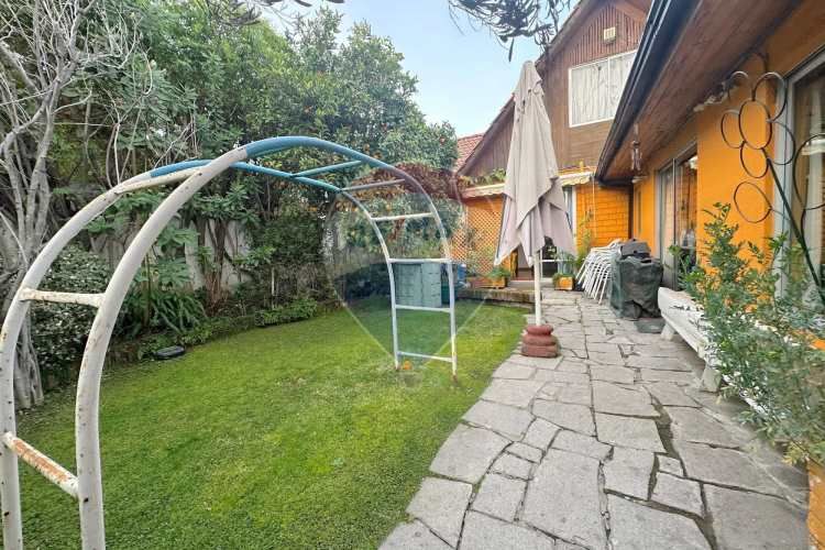 Amplia y acogedora casa para remodelar