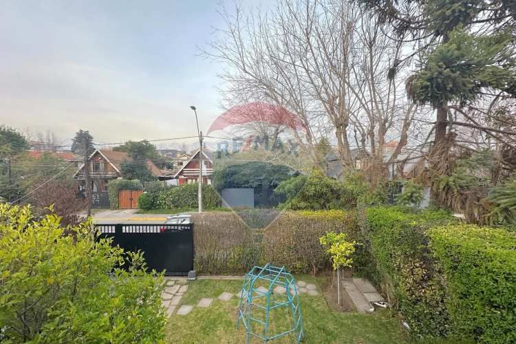 Amplia y acogedora casa para remodelar