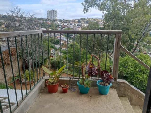 SE ARRIENDA CASA II PISO SIN PATIO C. ESPERANZA VALPARAISO