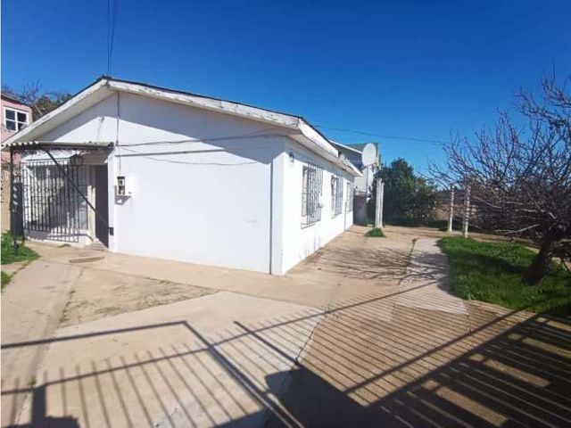 Oportunidad de Inversión – Casa para Remodelar con Gran Terreno.