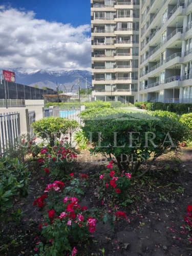 Departamento en arriendo c/ estacionamiento en Metro Las Torres