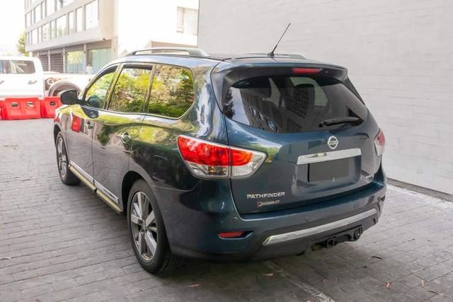 Nissan Pathfinder Exclusive