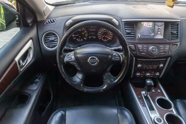 Nissan Pathfinder Exclusive