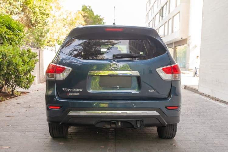 Nissan Pathfinder Exclusive