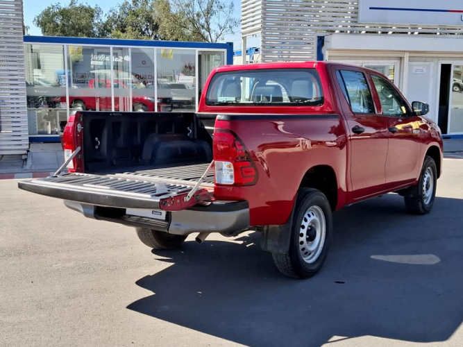 TOYOTA HILUX 2023